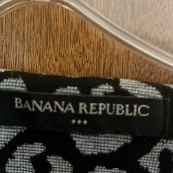 Banana Republic top- worn only once! - Picture 4 of 7